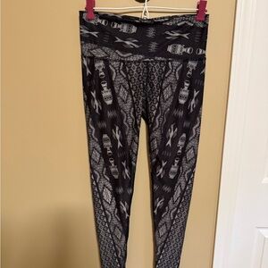Teeki Black and White Patterned Leggings